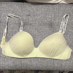 Victoria secret 34DD bra light green
